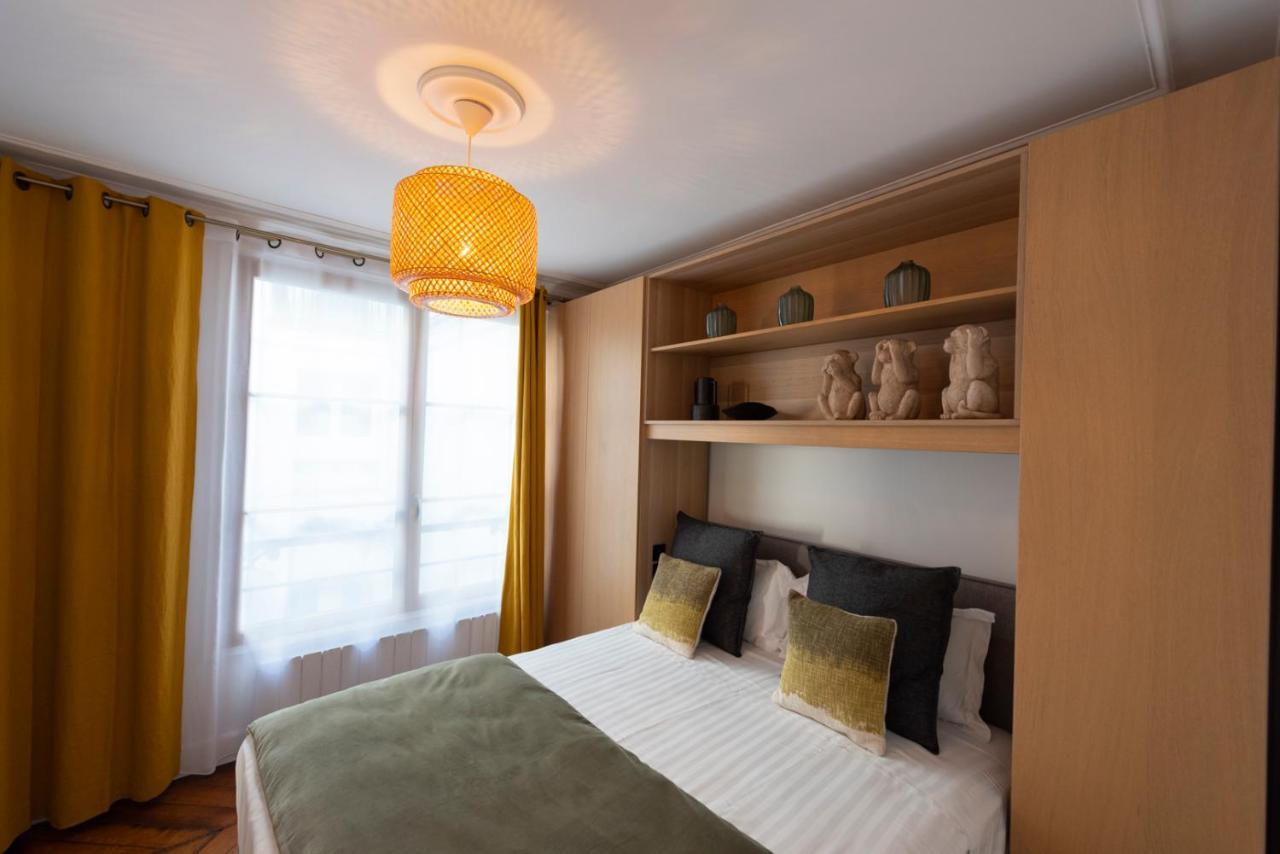 Un Autre Regard Parigi